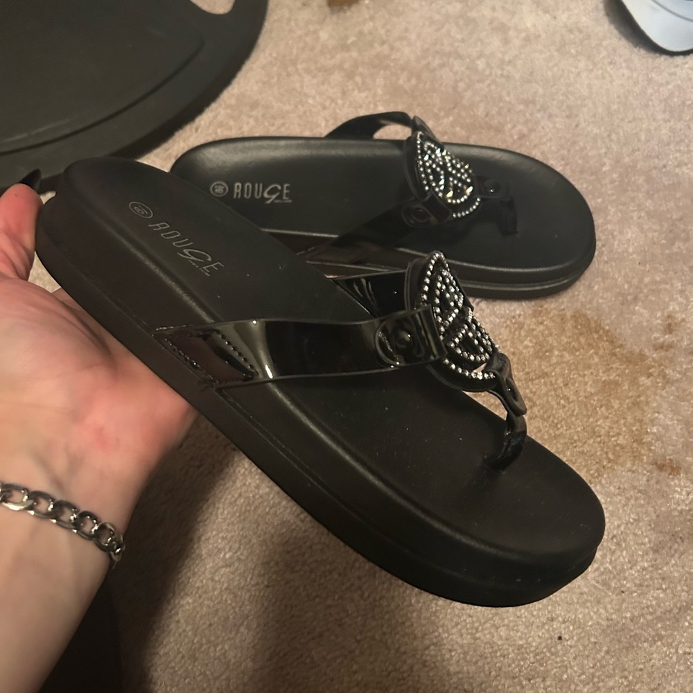 Rouge Helium Black and Silver Sandals with Thick Cushioned Sole